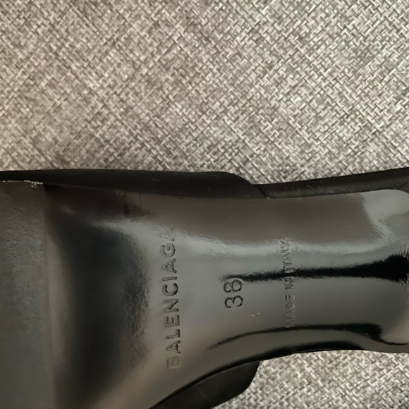 Pristine Authentic Balenciaga Knife Mules - Picture 2 of 3